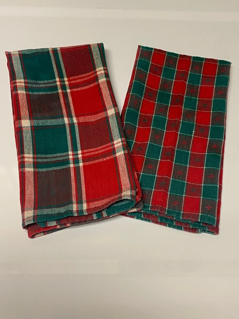 Crate & Barrel Christmas Kitchen Towels Plaid Set of 2 Cotton